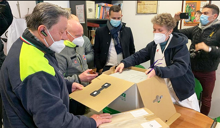 Vaccino covid a Novara: arrivano 2925 dosi al Maggiore della Carità, all’ospedale di Borgomanero, all’Asl e alle Rsa