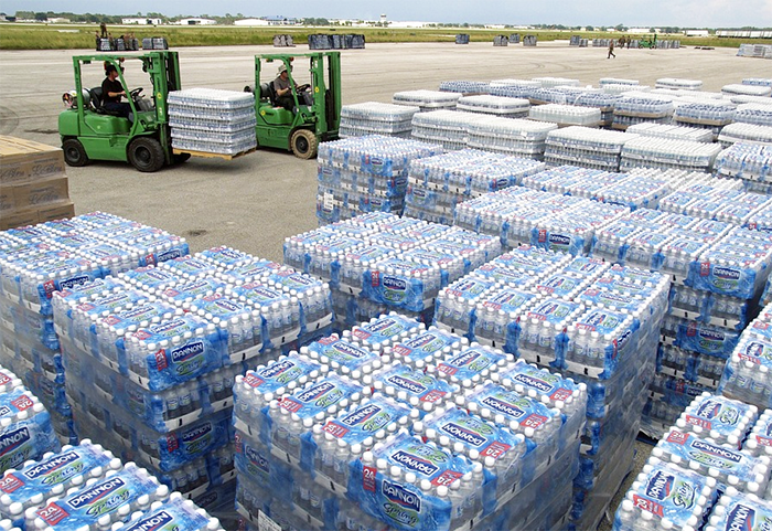 Acqua in bottiglie di plastica al sole: è reato. Ce ne parla Carlo Crapanzano