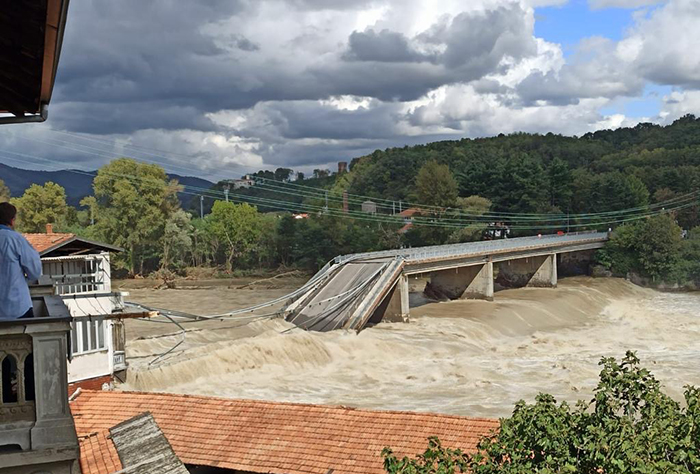 Maltempo: in Piemonte undici dispersi. La Regione chiede lo stato d’emergenza