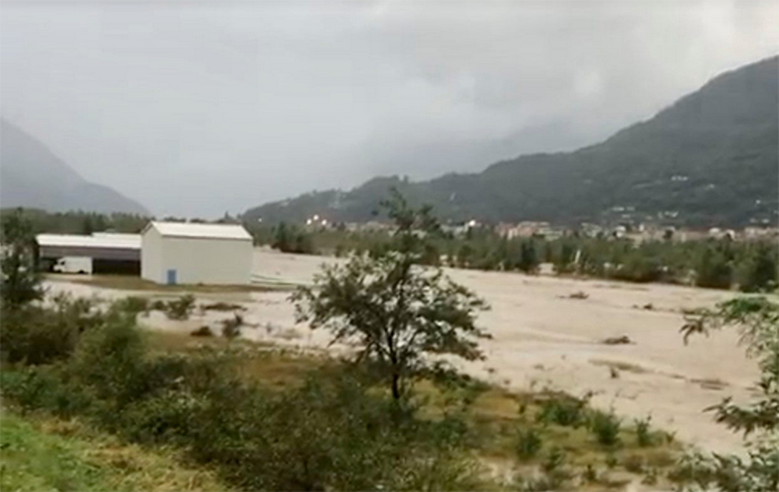 Alluvione in Piemonte, ad Arnad morto un Vigile del fuoco volontario. Da Uncem vicinanza alle comunità
