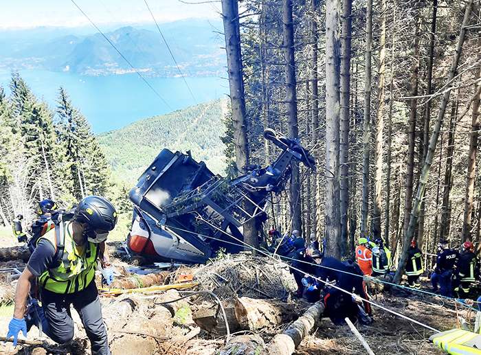 Tragedia al Mottarone: arrivano il ministro delle Infrastrutture Giovannini e il Governatore Cirio. Il sindaco Severino in lacrime al Tg1