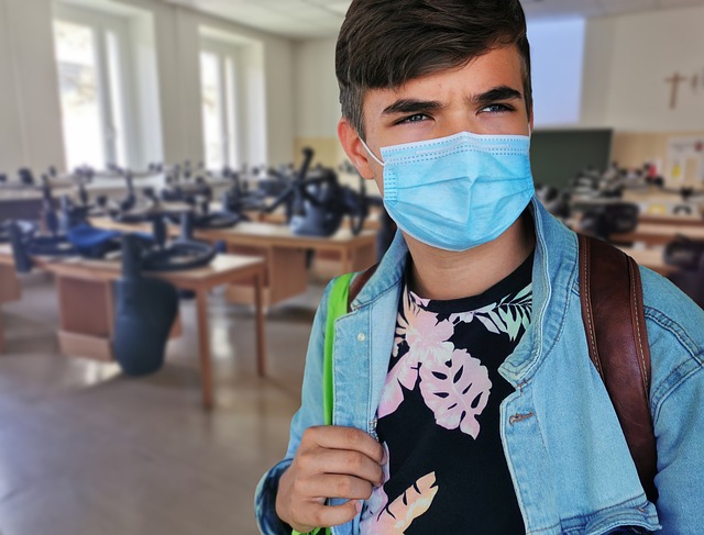 Via le mascherine e finestre spalancate: le (poche) regole anti-Covid per il nuovo anno scolastico
