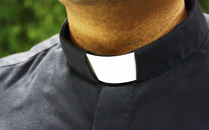 Truffa del prete, Codacons allerta: “Si travestono ed entrano in casa”