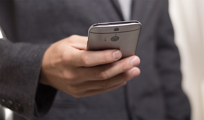 Ecco come inserire il proprio numero di cellulare per ricevere via sms la convocazione per la terza dose