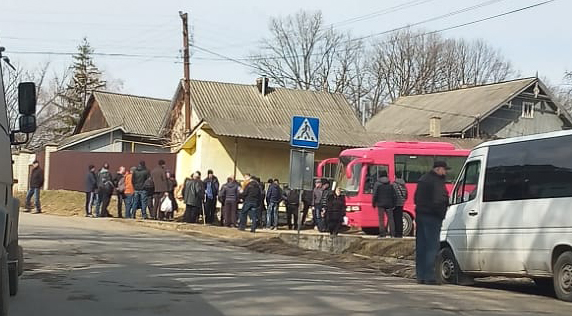 Dall'Ucraina il nuovo reportage del nostro Piero Lometti: "Chiamata alle armi per tutti sino ai 50 anni". In giro anche dei ceceni 