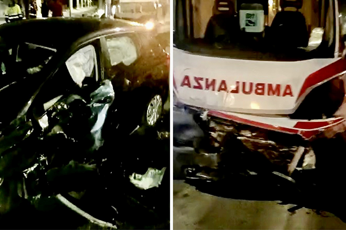 Schianto al semaforo tra un'ambulanza ed un'auto