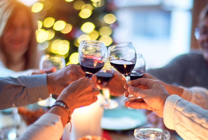 Natale: i conflitti esplodono a tavola. Dove sedersi per un pranzo tranquillo 