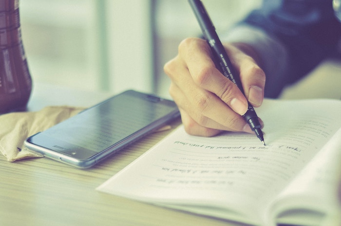 Cellulari in classe. Cosa dice la legge? Ce ne parla l'avvocato Crapanzano