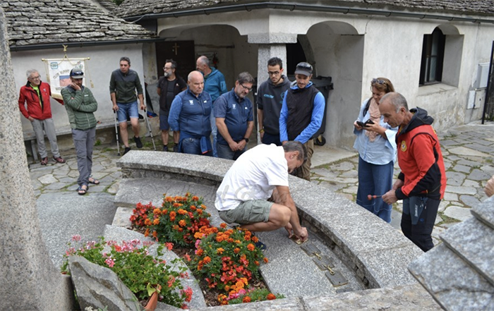 Una targa in memoria di Flavio Migliavacca, 32enne novarese caduto sul Monte Rosa 