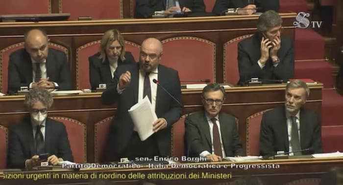 Borghi: il costo dei carburanti si può abbassare, ecco come