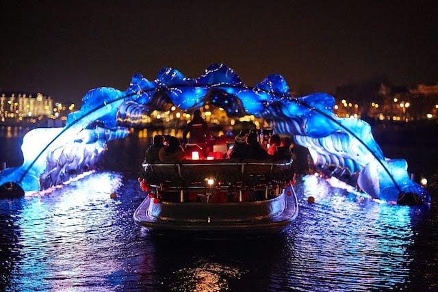 Le luci d'artista accendono il borgo del lago Maggiore