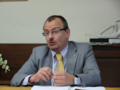Nostalgie fasciste, Songa nella bufera. La Regione in pressing: si dimetta