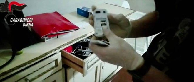 Anche due adolescenti piemontesi nella chat delle sevizie e torture ai bambini