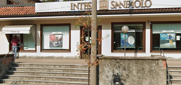 Intesa Sanpaolo chiude sei filiali tra Novara e Vco