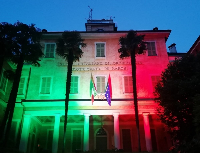Il Cnr illuminato col Tricolore per la ricercatrice morta al Mottarone, i colleghi: le abbiamo voluto tanto bene