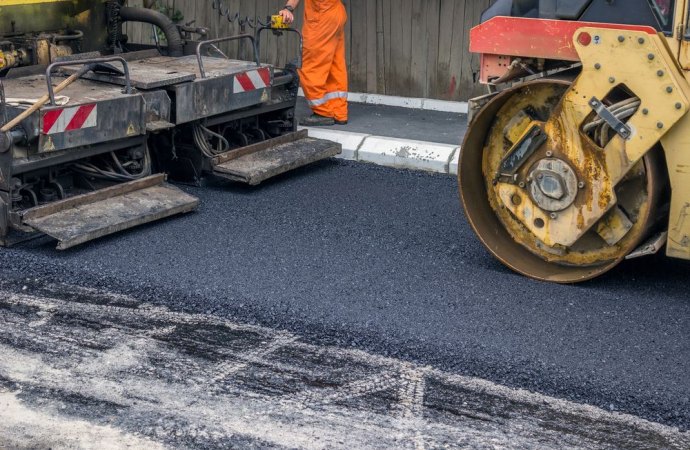 Asfaltature sulla ss33 nel basso Verbano: senso unico per due settimane