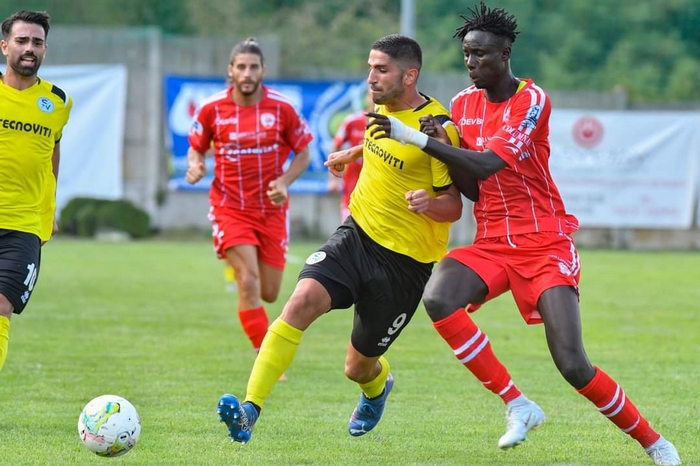 Lo Stresa torna sul mercato: presi il portiere Taliento e il centrocampista Prandini