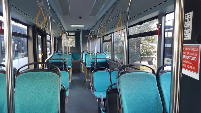 Alla riapertura dei licei “bolle” sui bus e studenti in classe su due turni: 8-14, 10-16