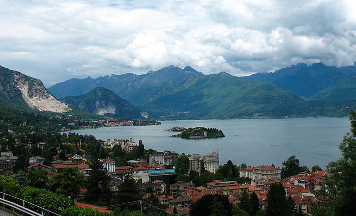 Stresa, strade chiuse e divieti per la sfilata Vuitton 