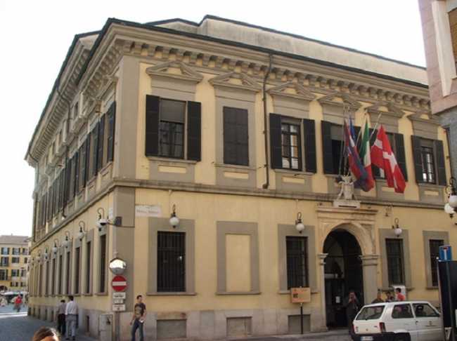 Ufficiali le dimissioni dell'assessore Bezzi