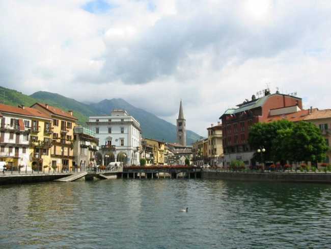 Primo raduno di Vespa a Omegna