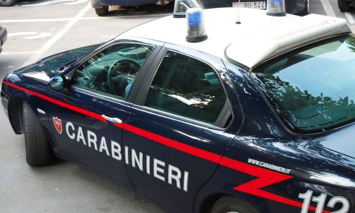 Furto "dell'abbraccio" a Cureggio: una giovane denunciata