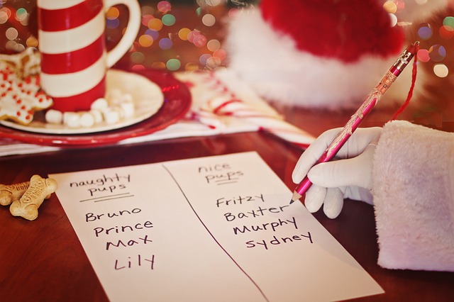 Tornano i mercatini: Babbo Natale attende le letterine
