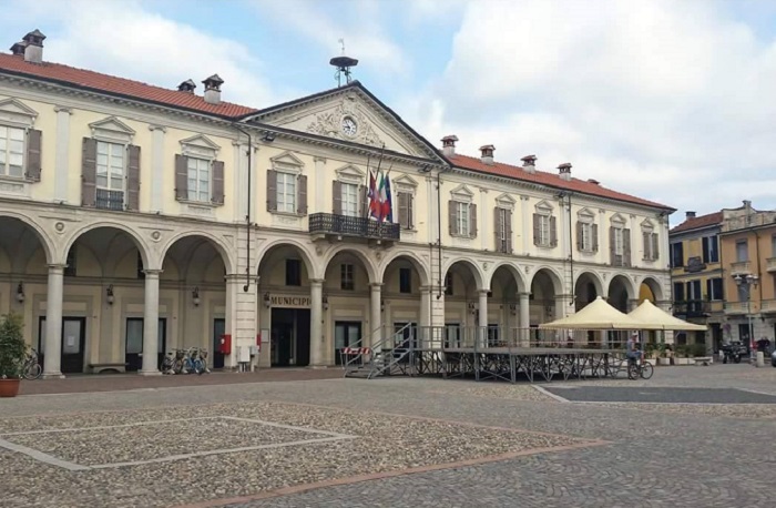 Trecate: l'Amministrazione incontra i cittadini al mercato
