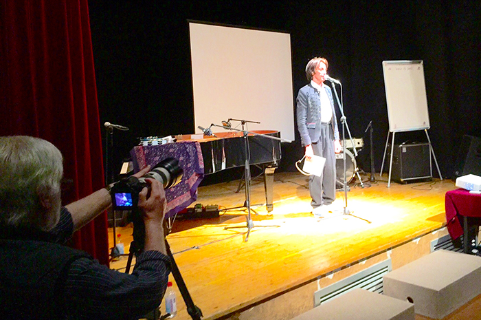Alberto Fortis in concerto al Galletti, un domese tra i domesi