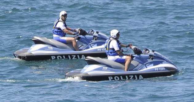 Turista tedesco in barca al Palio remiero senza luci: multato