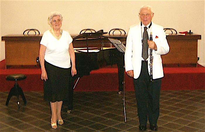 Concerto per pianoforte e clarinetto sotto le stelle al Calvario domese con Bracchi e Magliocca