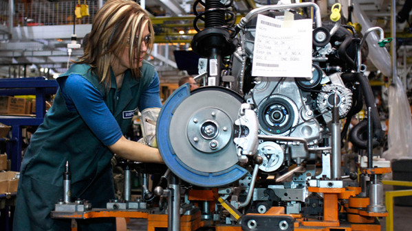 Gli imprenditori vedono nero: giù ordini, produzione e export