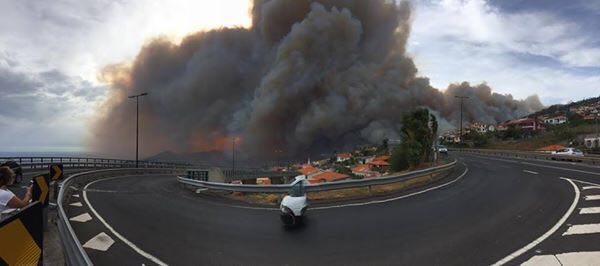 L’hotel delle vacanze distrutto dall’incendio: due verbanesi evacuati a Funchal (foto)