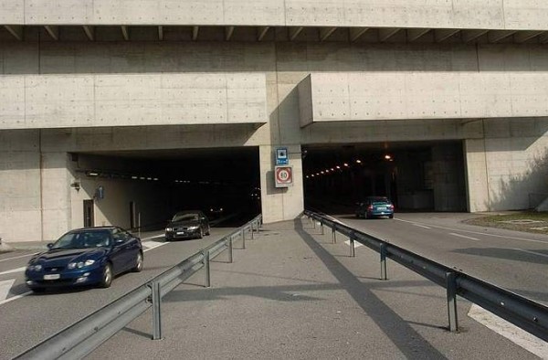 Incidente in galleria: traffico bloccato