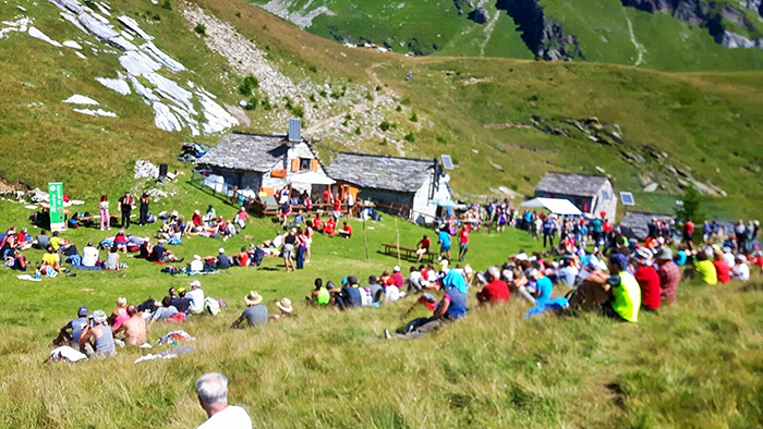 In 500 al lago di Matogno per Musica in quota
