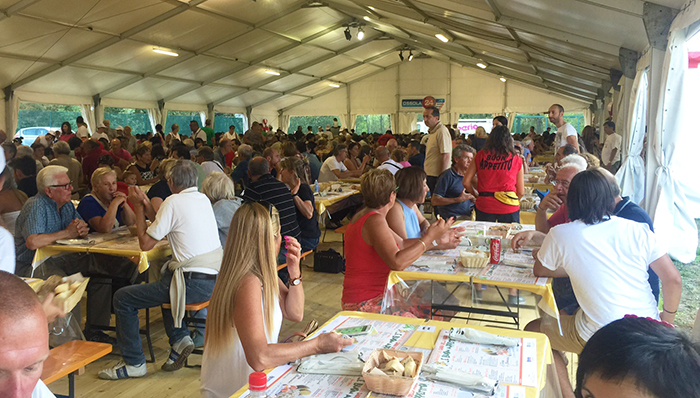 Sagra della Patata, la prima sera raccolti 1237,50 euro per i terremotati. Foto e videointerviste