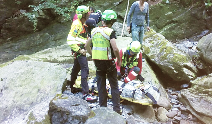Migliora Marco Guenza, ha otto costole rotte e trauma cranico: “Lo terremo ancora sedato per una settimana”