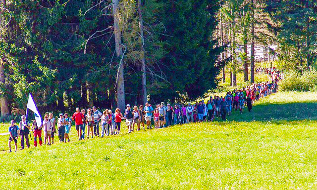    In Valle Vigezzo la prima edizione de "La via del mercato", passeggiata sull'antica via per la Svizzera. Foto e video