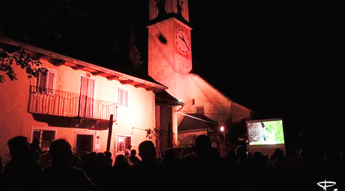    Zornasco c'è: un successo la serata "Proiezioni sotto le stelle"