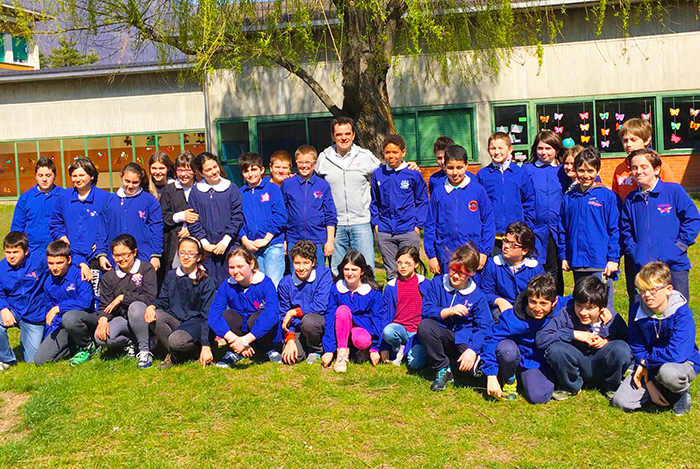Andrea Accomazzo, direttore della missione spaziale “Rosetta” con i ragazzi delle scuole di Villa