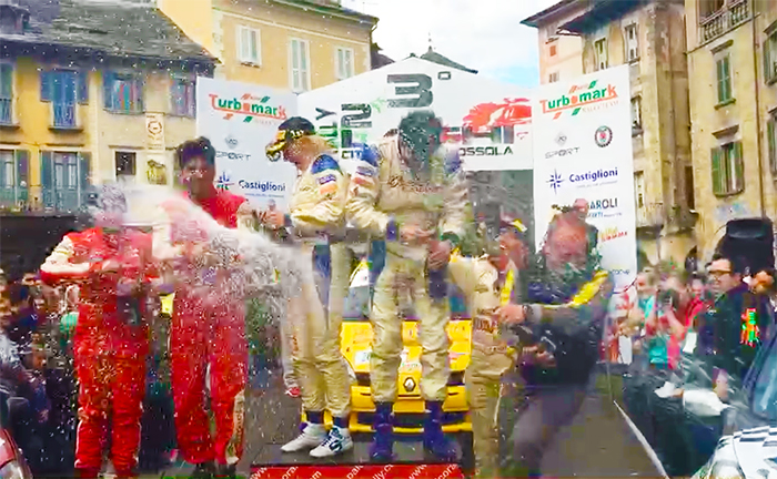 La festa di piazza Mercato per Giudici- Fatichi, vincitori del Rally 2 Laghi. Videointerviste