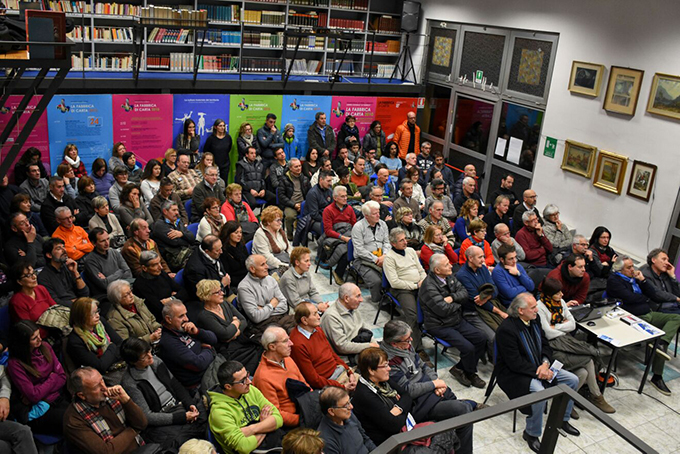 Cristina Piolini conquista il pubblico alla “Fabbrica degli incontri”