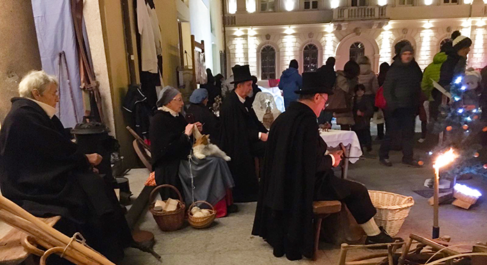 Gran finale ai Mercatini di Natale di Domo col Presepe Vivente Meccanico. Fotogallery