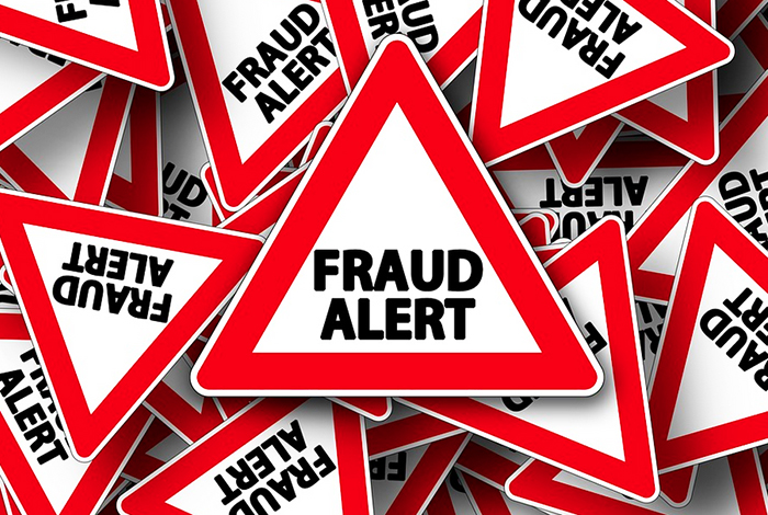 Ancora casi di false mail con bollette di luce o telefono che infettano e bloccano i computer