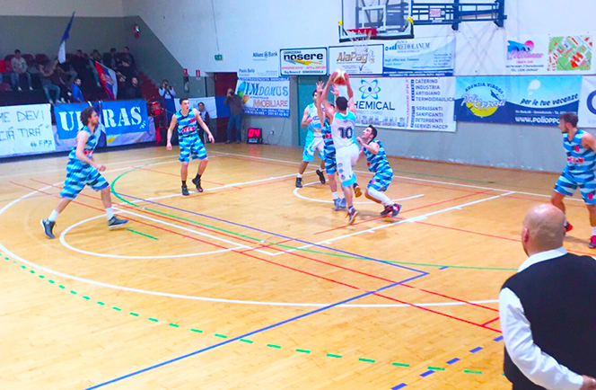 Poli Opposti in solitaria in vetta alla classifica, Serravalle battuta 77-62