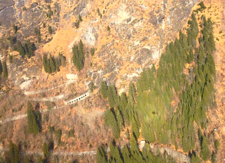 Strada del Devero, dopo il sopralluogo in elicottero dei tecnici via libera ai lavori