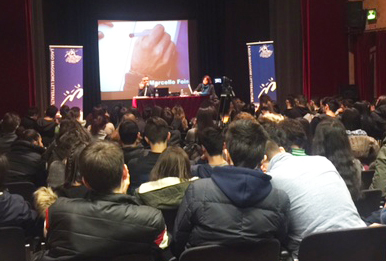 Lo scrittore Marcello Fois con gli alunni del liceo Spezia per Letteraltura, stasera col pubblico al Galletti