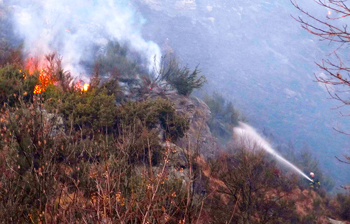 L'incendio in Vigezzo era doloso, è caccia al piromane. Si indaga con i video delle telecamere e le segnalazioni