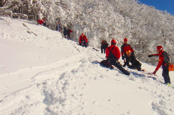 Dramma ad Ornavasso, donna ha una malore ed è bloccata a Cortevecchio da 60 cm di neve. Soccorso in azione