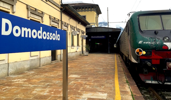 Soppresso a sorpresa il treno dei frontalieri per Briga, tanti disagi e proteste